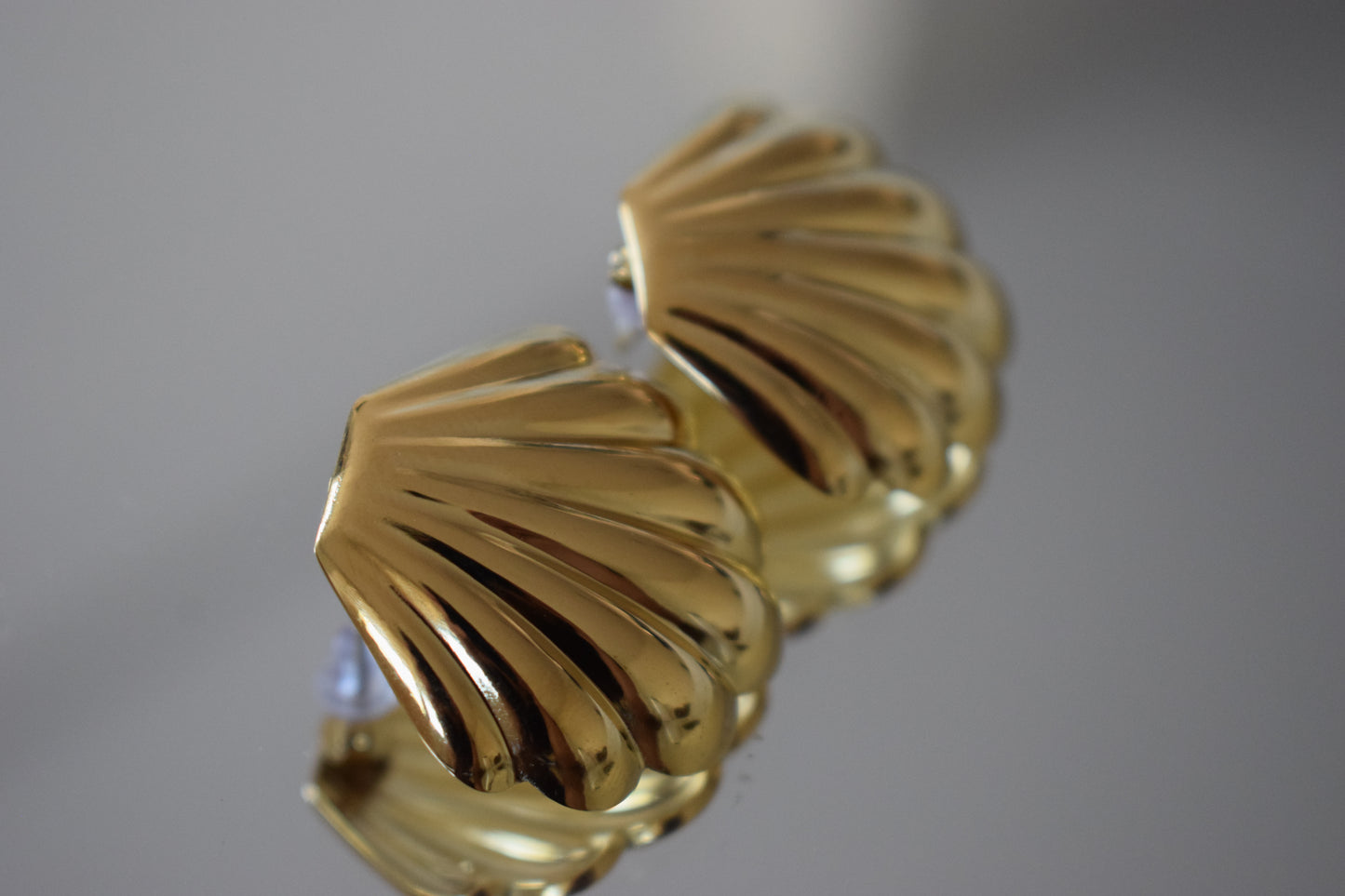 Livaxx Shell Earrings Gold